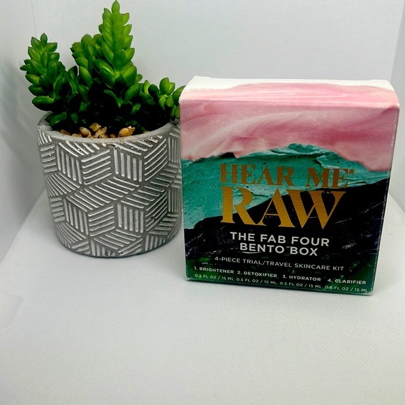 Hear Me Raw-The Fab Four Bento Box -Mask & Moisturizer Skincare Set - Picture 2 of 5